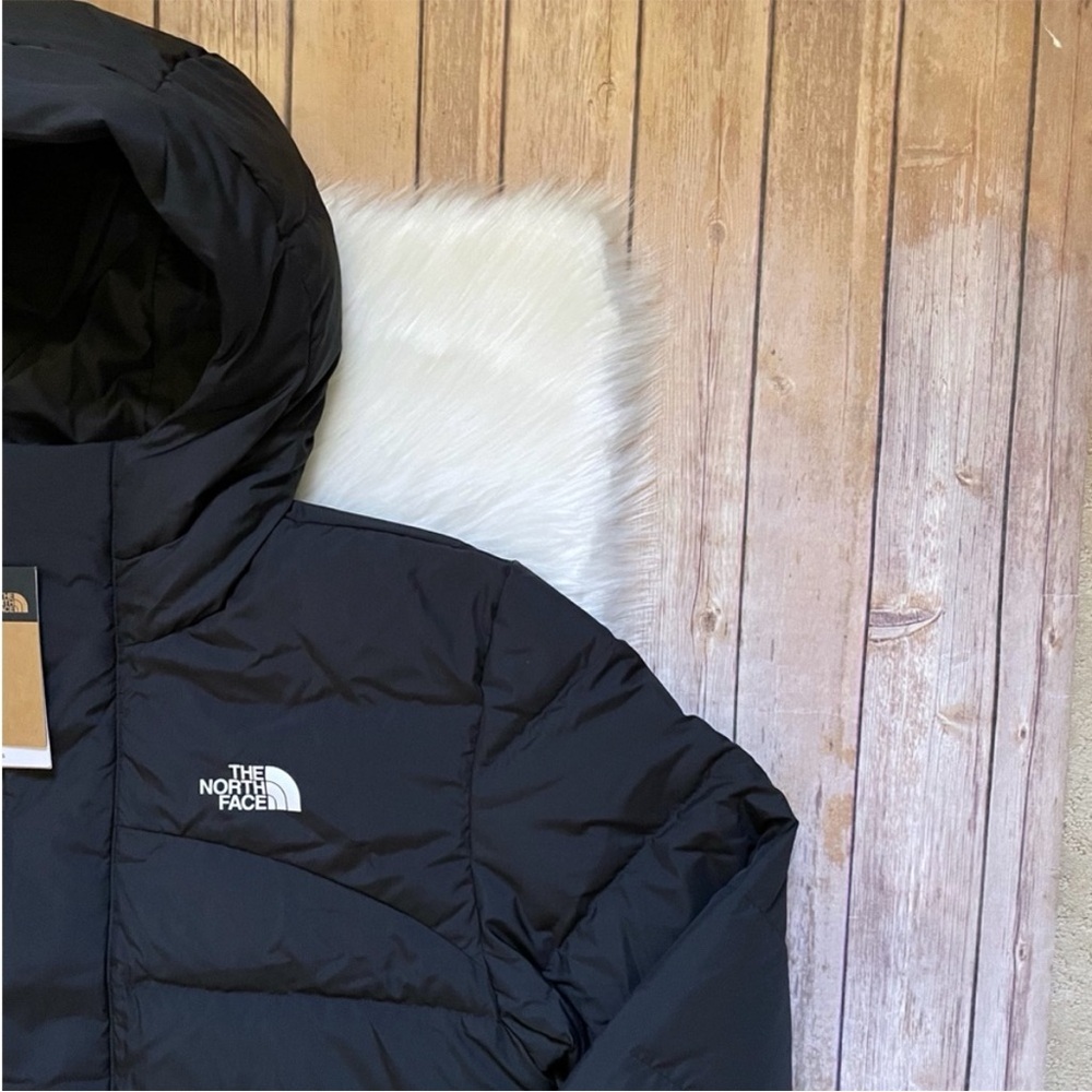 The North Face Black Puffer Jacket - Picture 3 of 9